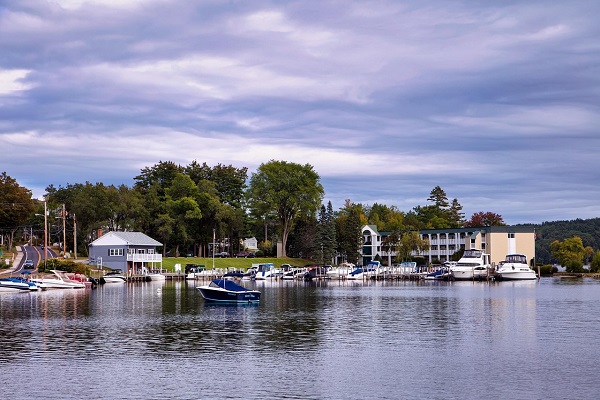 New Hampshire Lakeside Communities